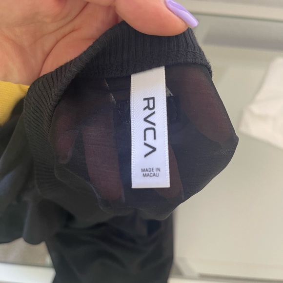 RVCA black sheer shirt size XS-SMALL preowned - Picture 9 of 9